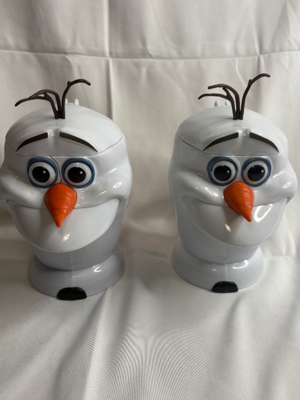 Disney On Ice Souvenir Plastic Cups /Flip Lids  Frozen Olaf Set Of 2